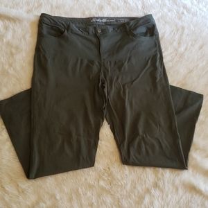 4 for 20!🤩 Eddie Bauer | PRICED TO SALE!